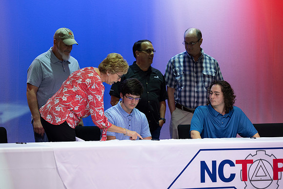 _Y0A1874s